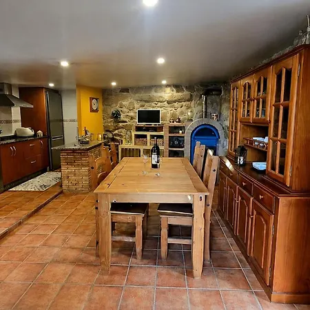 Сasa de vacaciones Casa Fonte Rozadas, With Bbq And Garden